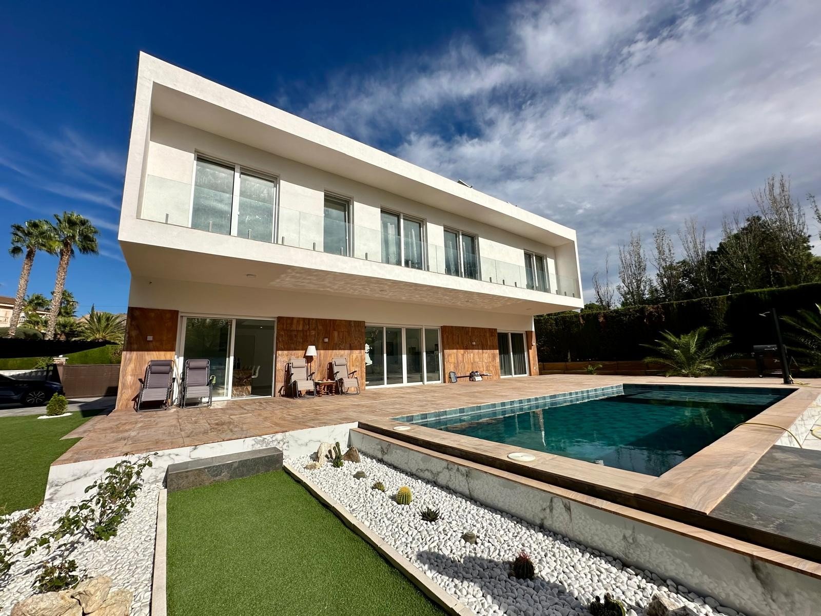 5 Bedroom 3 Bathroom Villa in Petrer - Caza De Casa