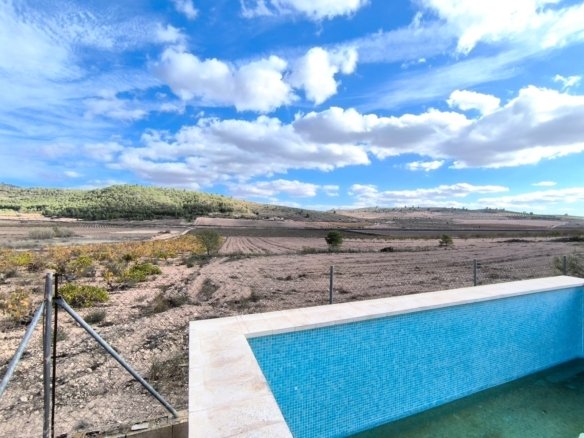 3 Bed 2 Bath Country House in Yecla - Caza De Casa