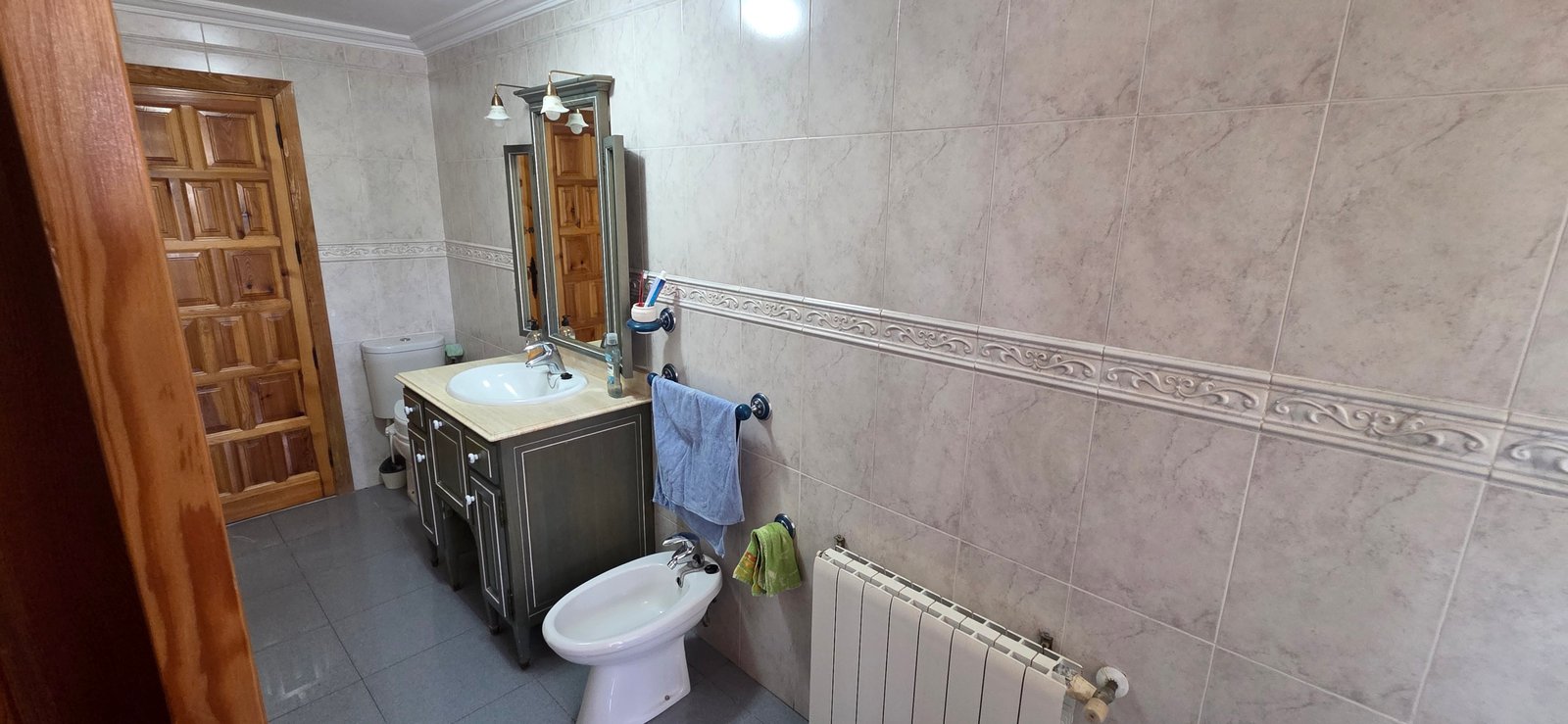6 Bedroom 3 Bathroom Country House in Yecla - Caza De Casa