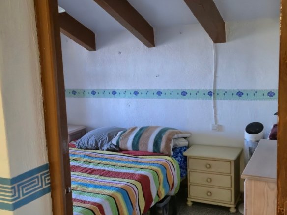 4 Bedroom 1 Bathroom Country House in Almansa - Caza De Casa