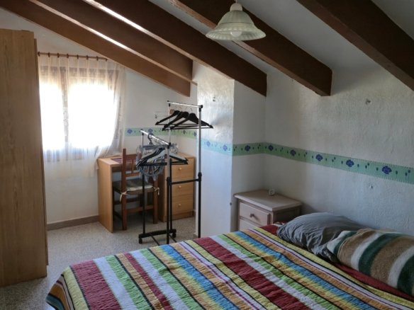 4 Bedroom 1 Bathroom Country House in Almansa - Caza De Casa