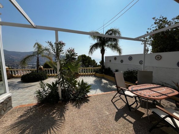 3 Bedroom 2 Bathroom Villa in Almunecar - Caza De Casa