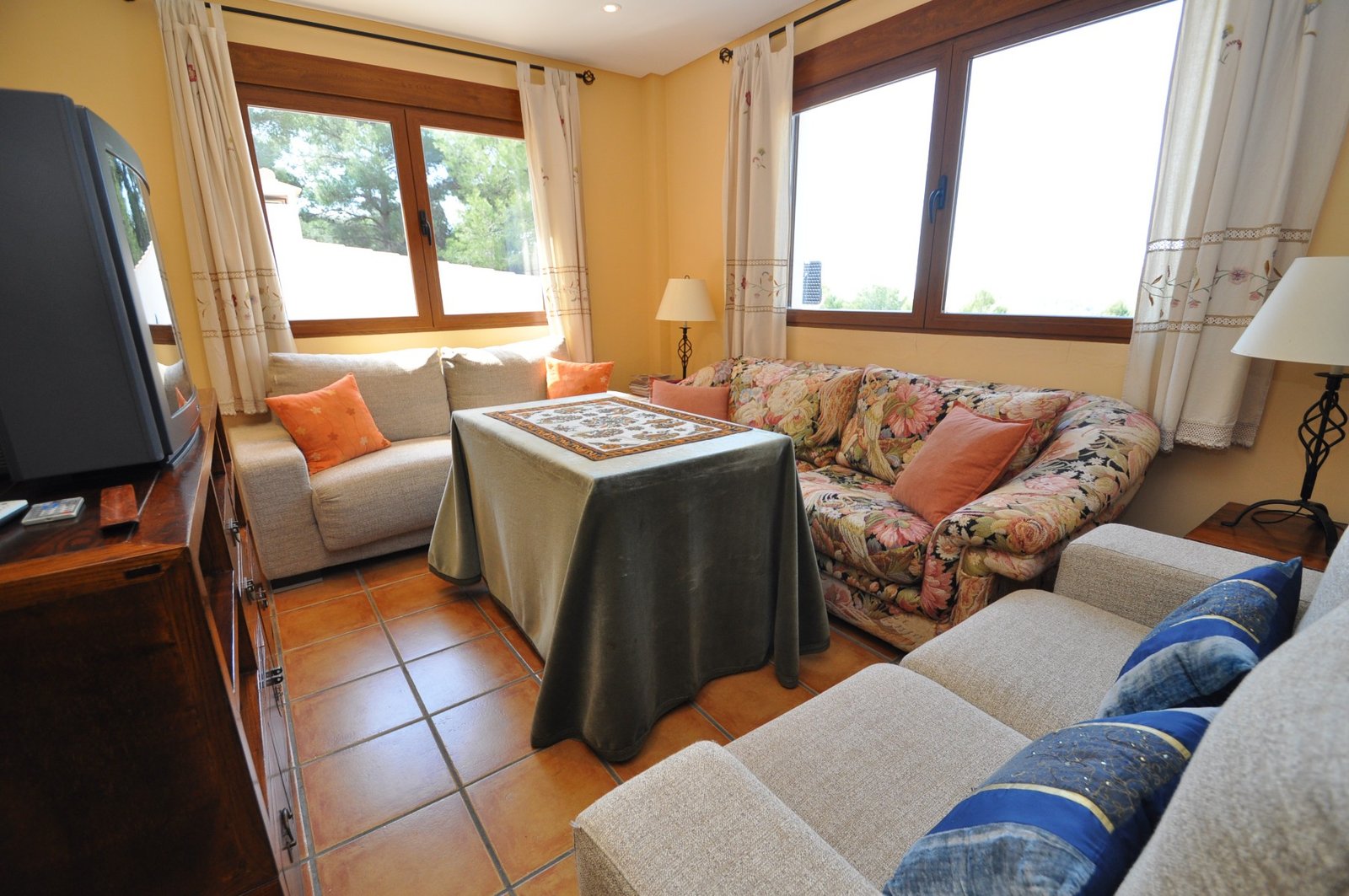 347ae55699f76217 5 Bedroom 3 Bathroom Villa in Castalla - Caza De Casa