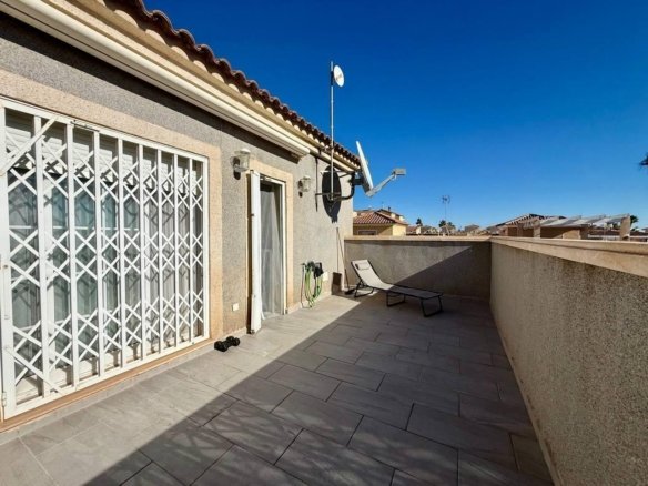 4 Bedroom 3 Bathroom Villa in Orihuela Costa - Caza De Casa
