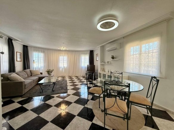 4 Bedroom 3 Bathroom Villa in Orihuela Costa - Caza De Casa