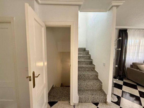 4 Bedroom 3 Bathroom Villa in Orihuela Costa - Caza De Casa
