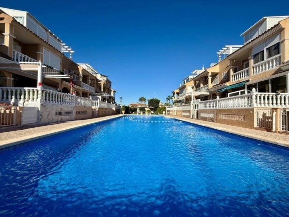 4 Bedroom 3 Bathroom Villa in Orihuela Costa - Caza De Casa