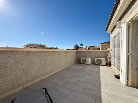 4 Bedroom 3 Bathroom Villa in Orihuela Costa - Caza De Casa