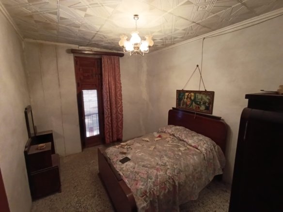 5 Bedroom 1 Bathroom Town House in Pinoso - Caza De Casa