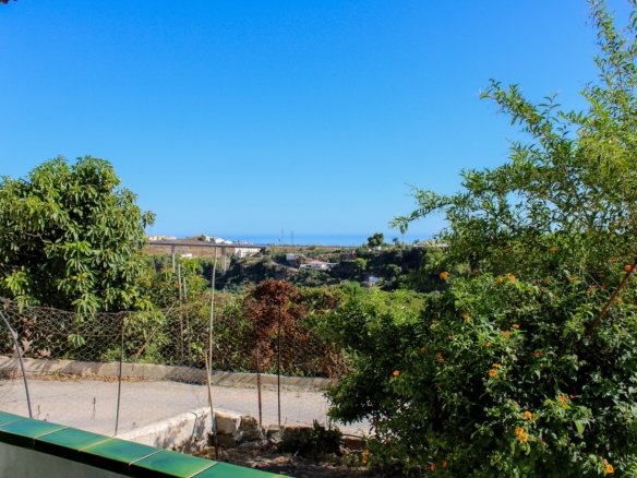 4 Bedroom 2 Bathroom Villa in Nerja - Caza De Casa