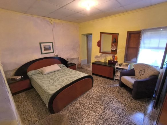 5 Bedroom 1 Bathroom Country House in Monóvar/Monóver - Caza De Casa