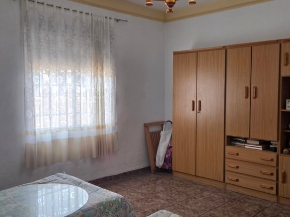 6 Bedroom 2 Bathroom Country House in Pinoso - Caza De Casa