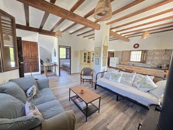 3 Bedroom 1 Bathroom Country House in Villena - Caza De Casa