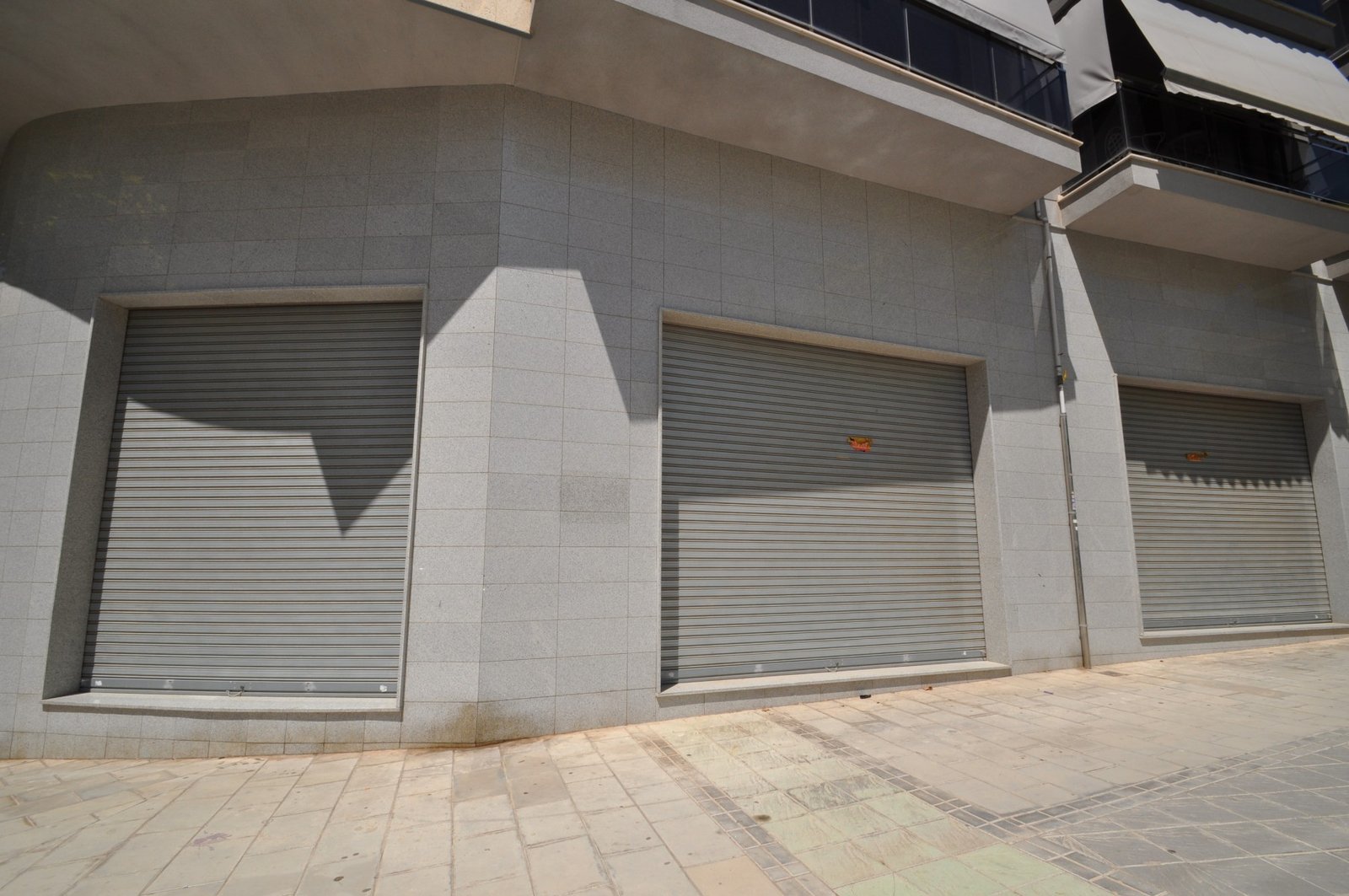 1 Bathroom Commercial in Elda - Caza De Casa
