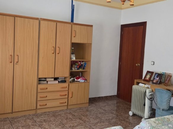 6 Bedroom 2 Bathroom Country House in Pinoso - Caza De Casa