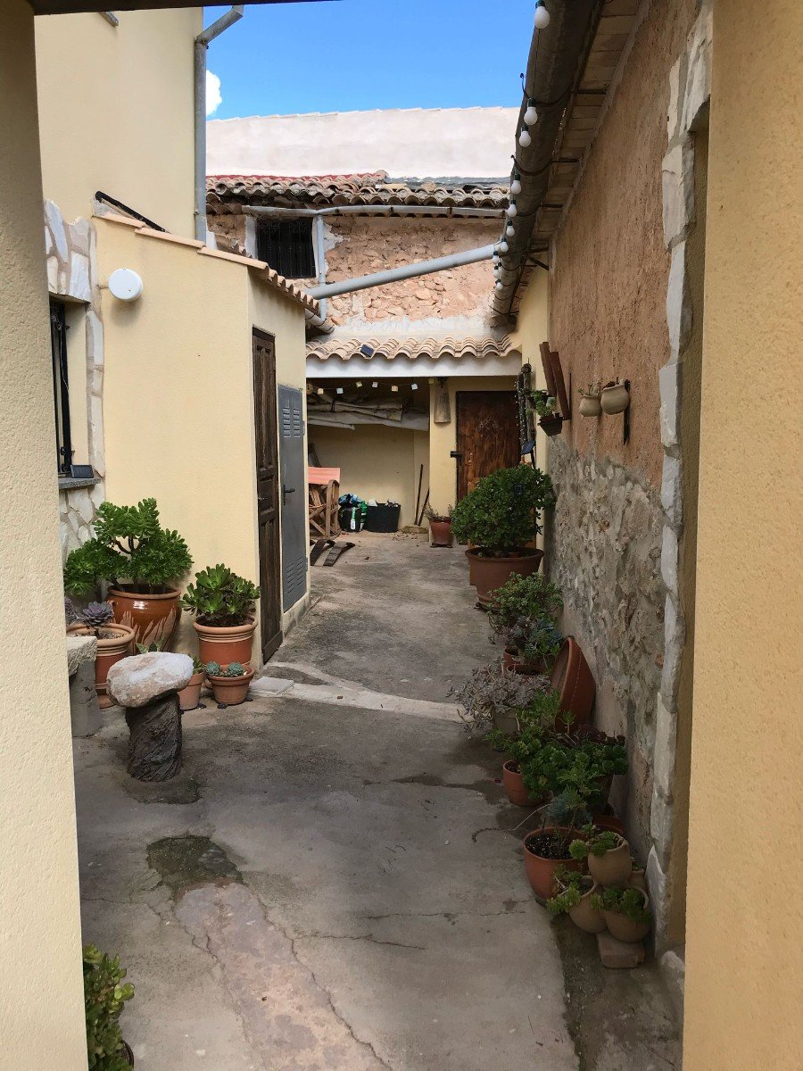5 Bedroom 2 Bathroom Country House in Monóvar/Monóver - Caza De Casa