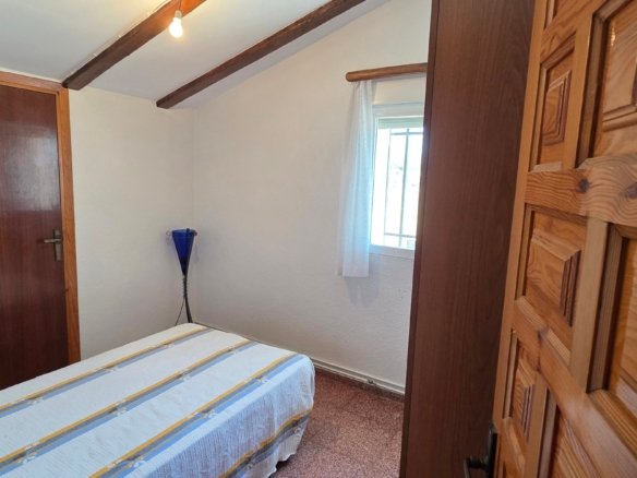 6 Bedroom 3 Bathroom Country House in Yecla - Caza De Casa