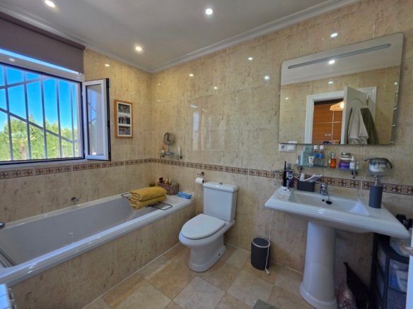 4 Bedroom 4 Bathroom Villa in Pinoso - Caza De Casa