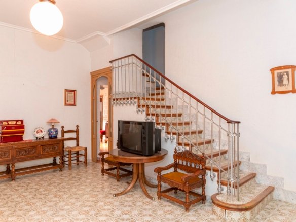 7 Bedroom 2 Bathroom Villa in Yecla - Caza De Casa