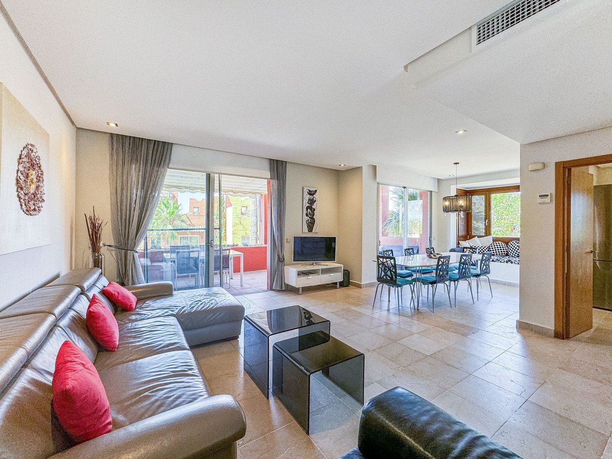 4 Bedroom 3 Bathroom Town House in Manilva - Caza De Casa