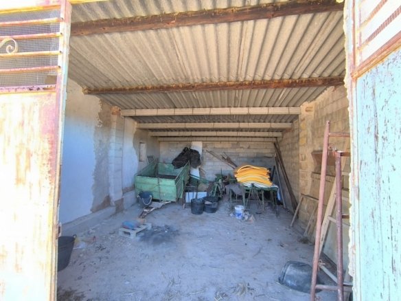 3 Bedroom 1 Bathroom Country House in Yecla - Caza De Casa