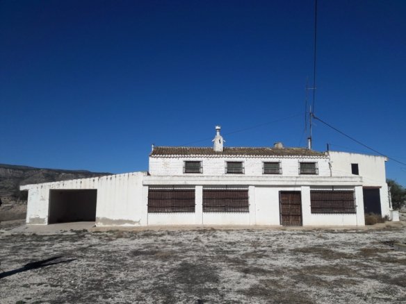 6 Bedroom 2 Bathroom Country House in Torre Del Rico - Caza De Casa