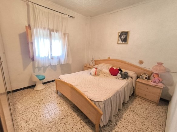 5 Bedroom 1 Bathroom Country House in Monóvar/Monóver - Caza De Casa