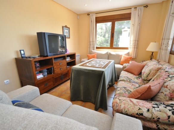 5 Bedroom 3 Bathroom Villa in Castalla - Caza De Casa