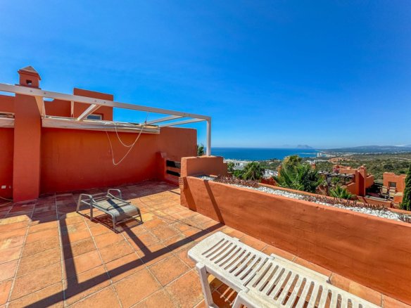 4 Bedroom 3 Bathroom Town House in Manilva - Caza De Casa