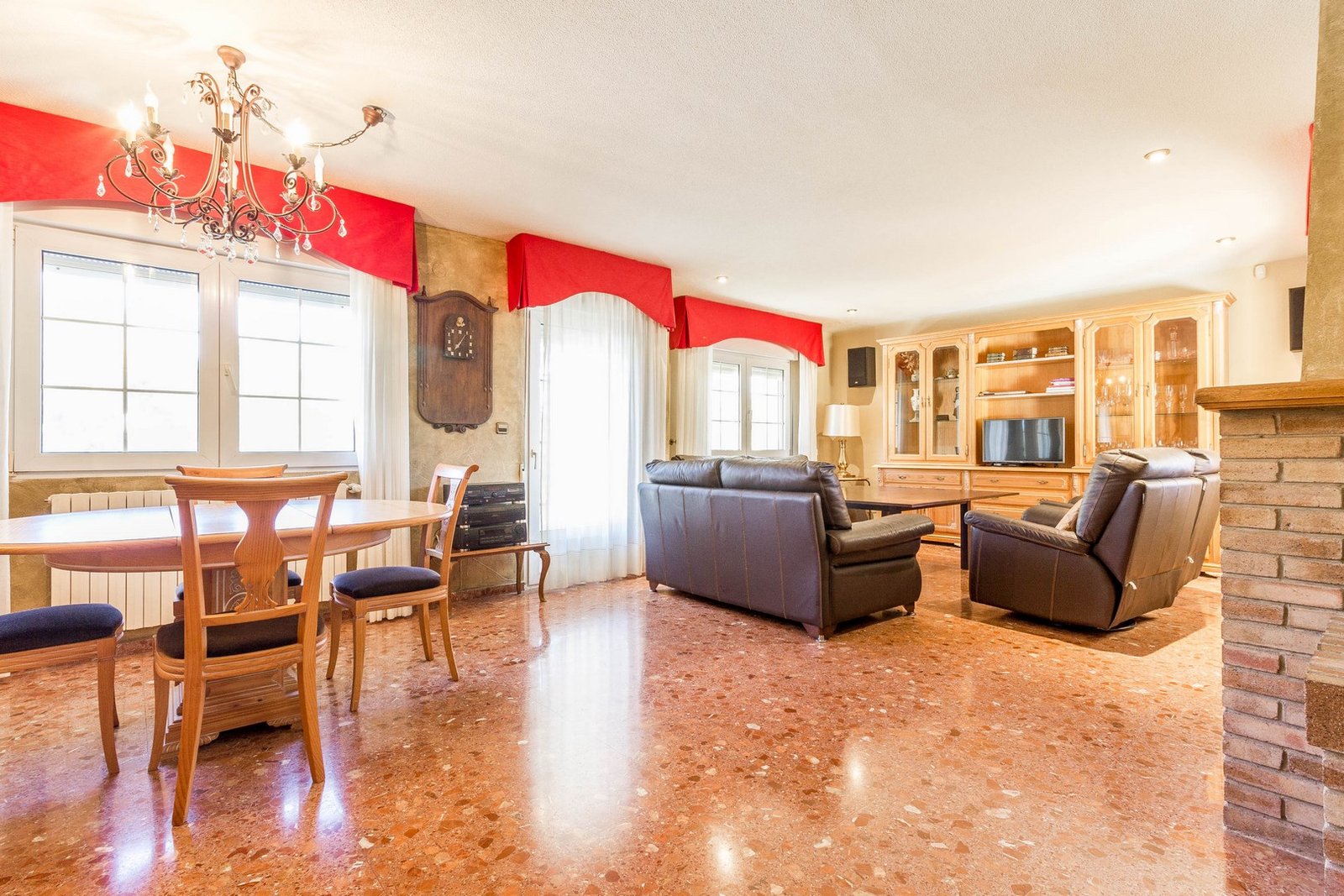 7 Bedroom 3 Bathroom Villa in Yecla - Caza De Casa