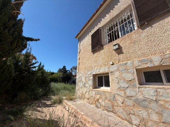 4 Bedroom 2 Bathroom Villa in Torrevieja - Caza De Casa