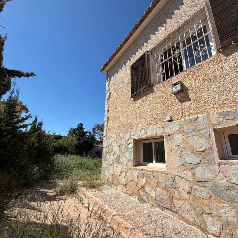 4 Bedroom 2 Bathroom Villa in Torrevieja - Caza De Casa