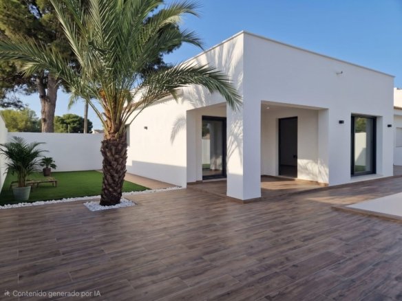 3 Bedroom 2 Bathroom Villa in Torrevieja - Caza De Casa