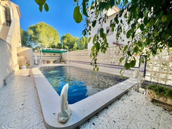 3 Bedroom 2 Bathroom Villa in San Miguel de Salinas - Caza De Casa