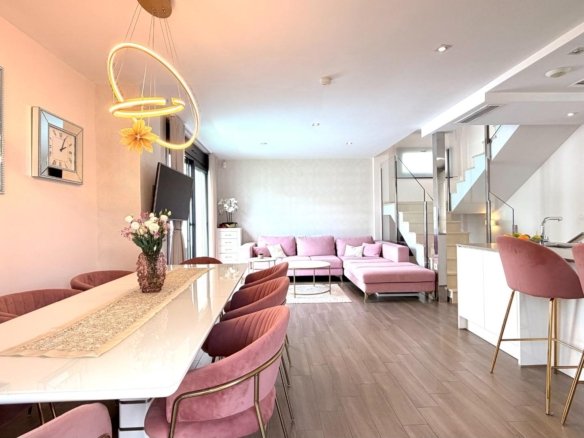 5 Bedroom 3 Bathroom Villa in Torrevieja - Caza De Casa