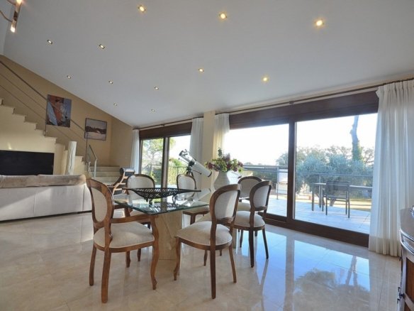 5 Bedroom 5 Bathroom Villa in Albacete - Caza De Casa