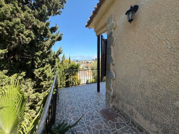 4 Bedroom 2 Bathroom Villa in Torrevieja - Caza De Casa