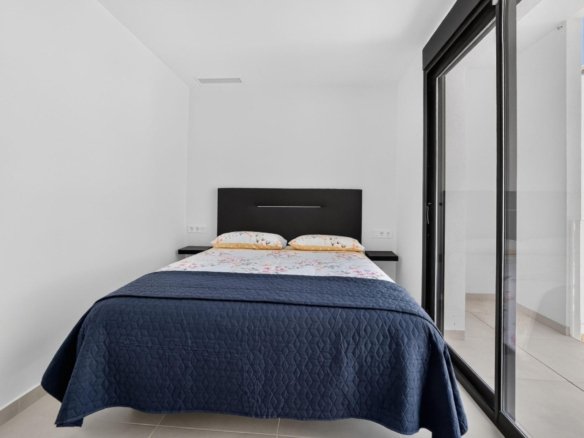 5 Bedroom 4 Bathroom Villa in Rojales - Caza De Casa