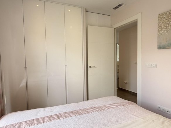 5 Bedroom 3 Bathroom Villa in Torrevieja - Caza De Casa