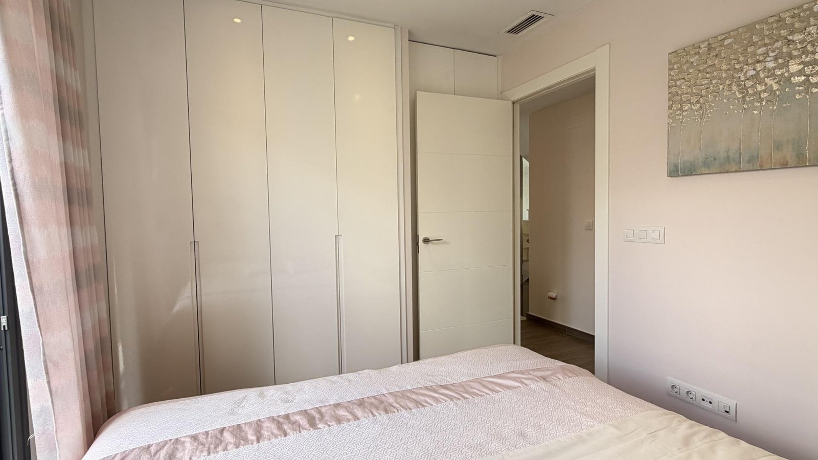 5 Bedroom 3 Bathroom Villa in Torrevieja - Caza De Casa