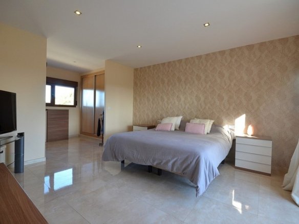 5 Bedroom 5 Bathroom Villa in Albacete - Caza De Casa