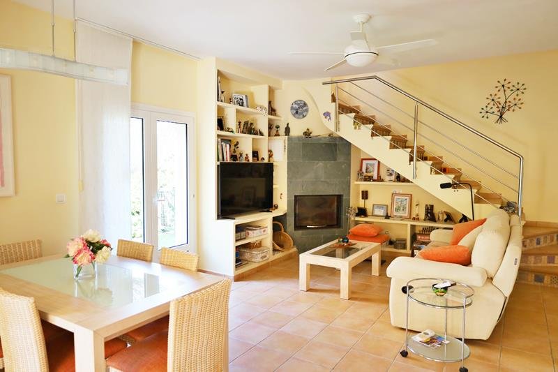 3 Bedroom 2 Bathroom Villa in Oliva - Caza De Casa