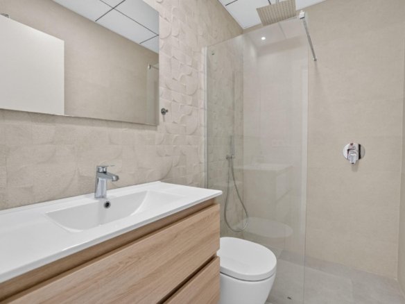 5 Bedroom 4 Bathroom Villa in Rojales - Caza De Casa