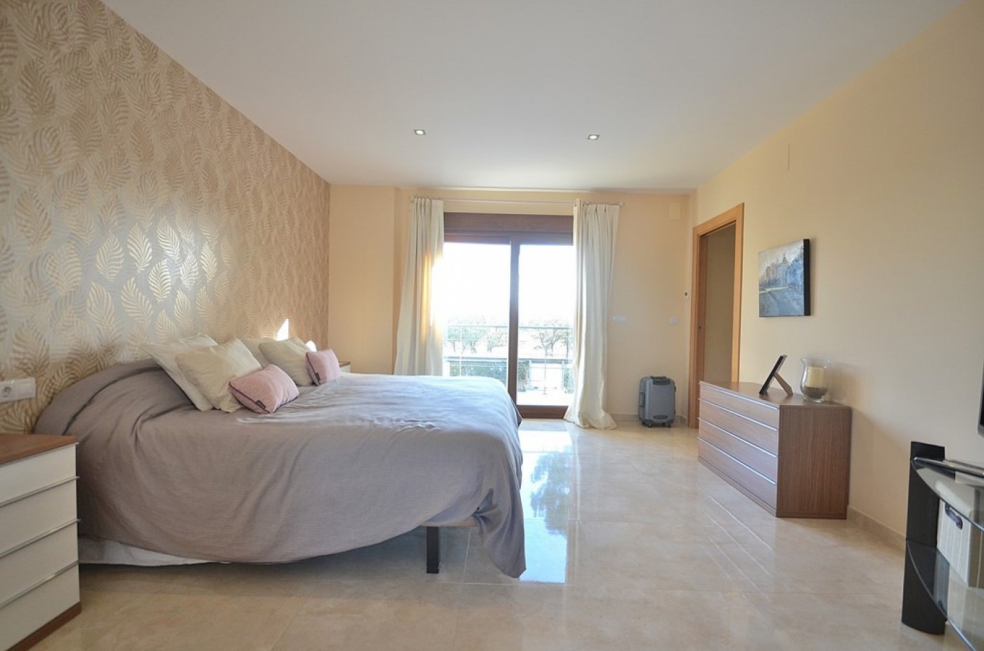 5 Bedroom 5 Bathroom Villa in Albacete - Caza De Casa
