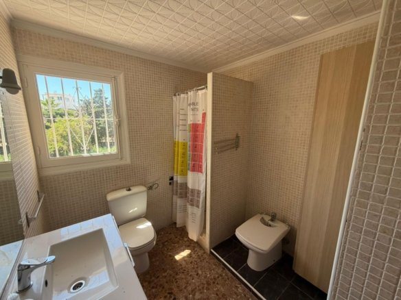 4 Bedroom 2 Bathroom Villa in Torrevieja - Caza De Casa