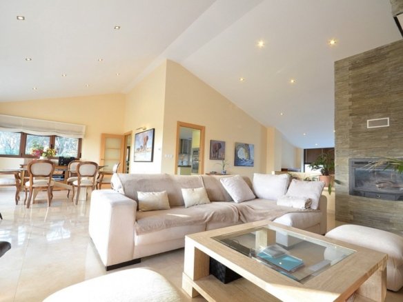 5 Bedroom 5 Bathroom Villa in Albacete - Caza De Casa