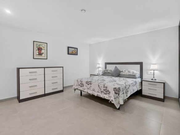 5 Bedroom 4 Bathroom Villa in Rojales - Caza De Casa
