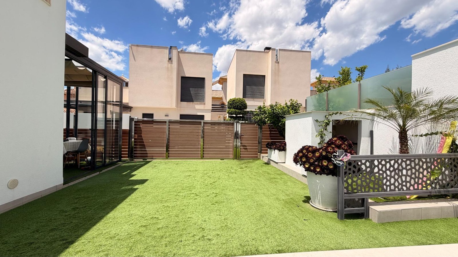 5 Bedroom 3 Bathroom Villa in Torrevieja - Caza De Casa