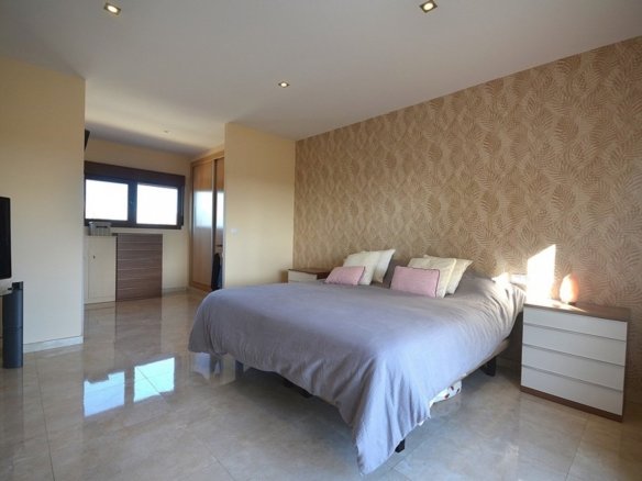 5 Bedroom 5 Bathroom Villa in Albacete - Caza De Casa