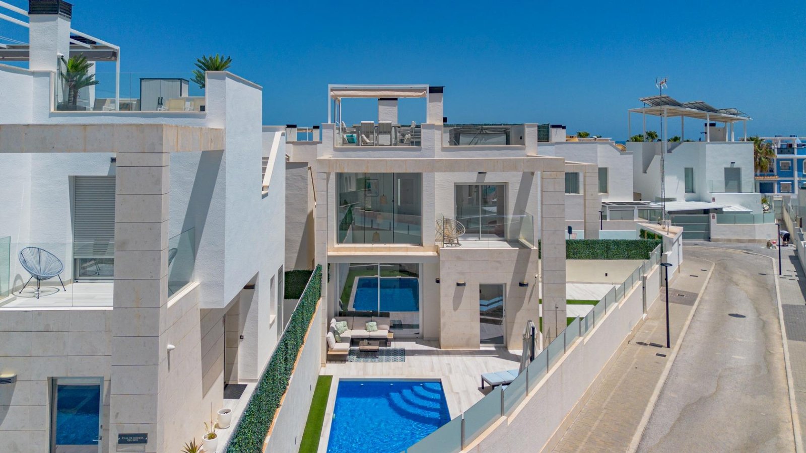 3 Bedroom 3 Bathroom Villa in Orihuela Costa - Caza De Casa